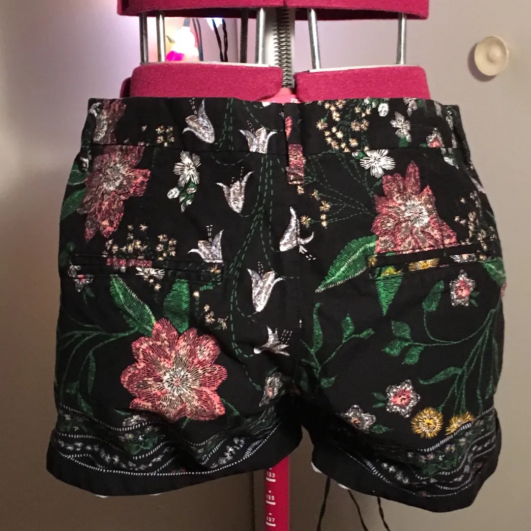 Old Navy Floral Shorts Size 8 photo 4