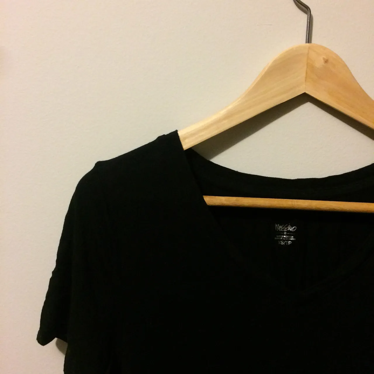 Black v-next t-shirt photo 1