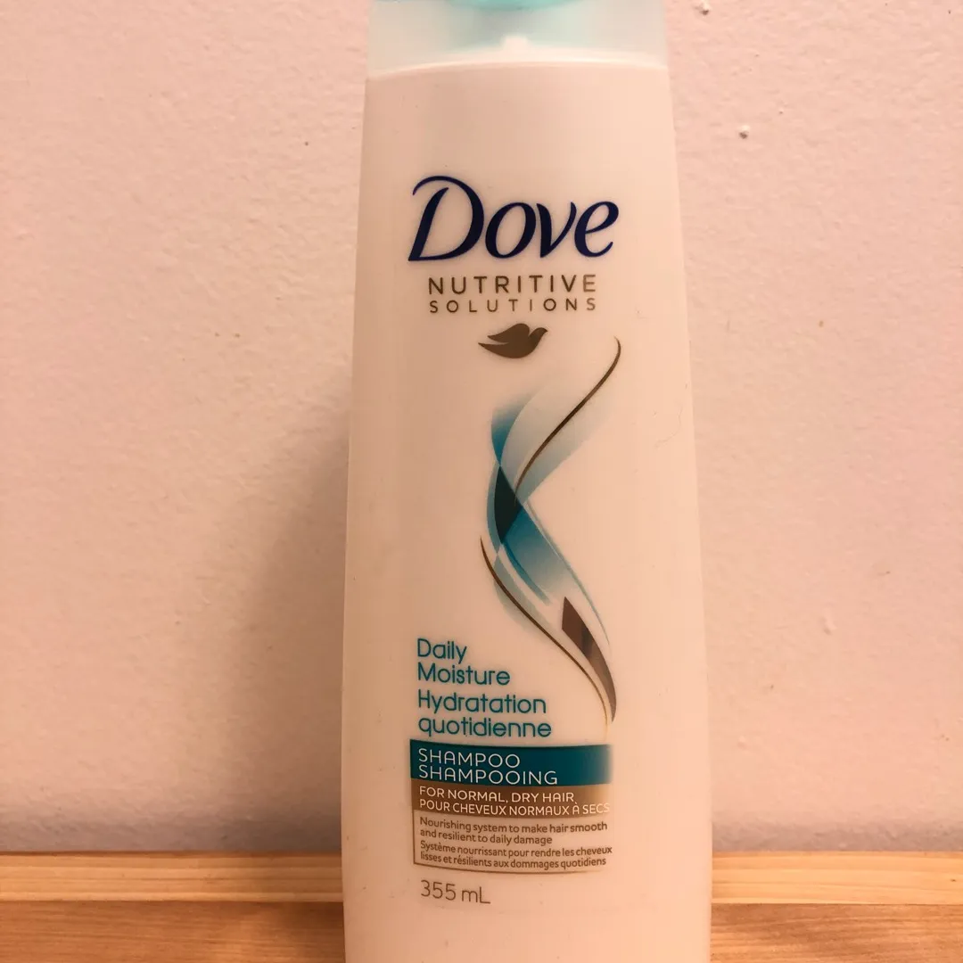 Dove Moisture Shampoo photo 1