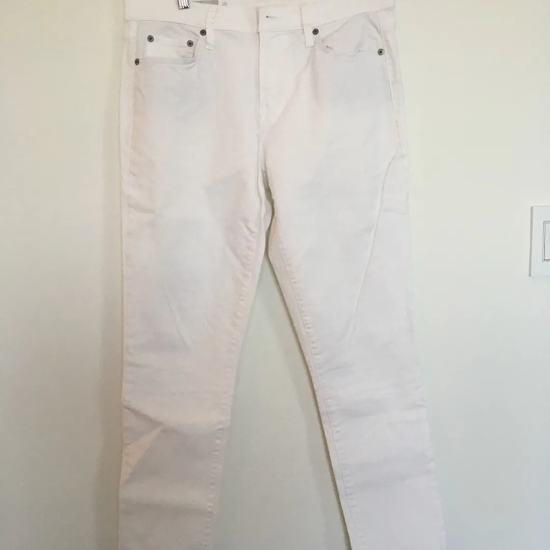 SZ 28R White GAP jeans photo 4