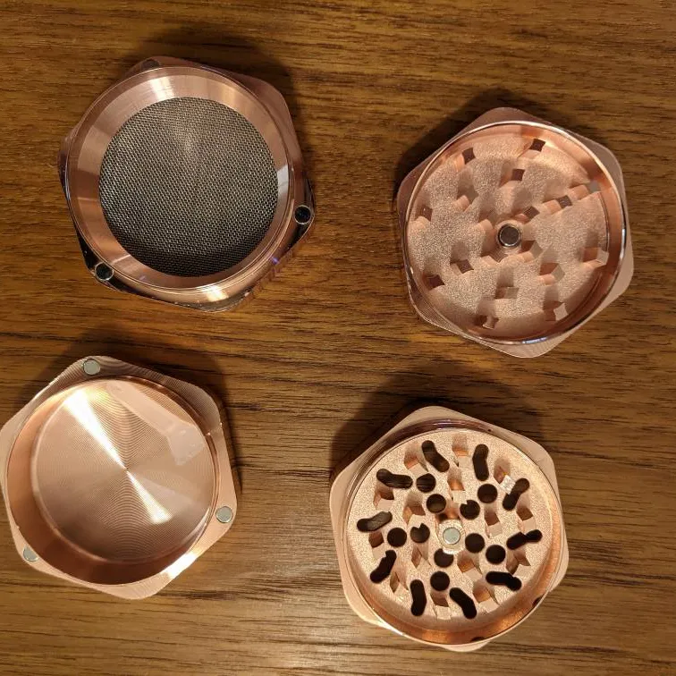 NEW Magnetic 4 Piece Rose Gold Grinder photo 3