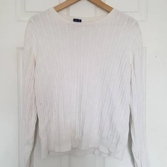 🆓Classic White Sweater photo 1