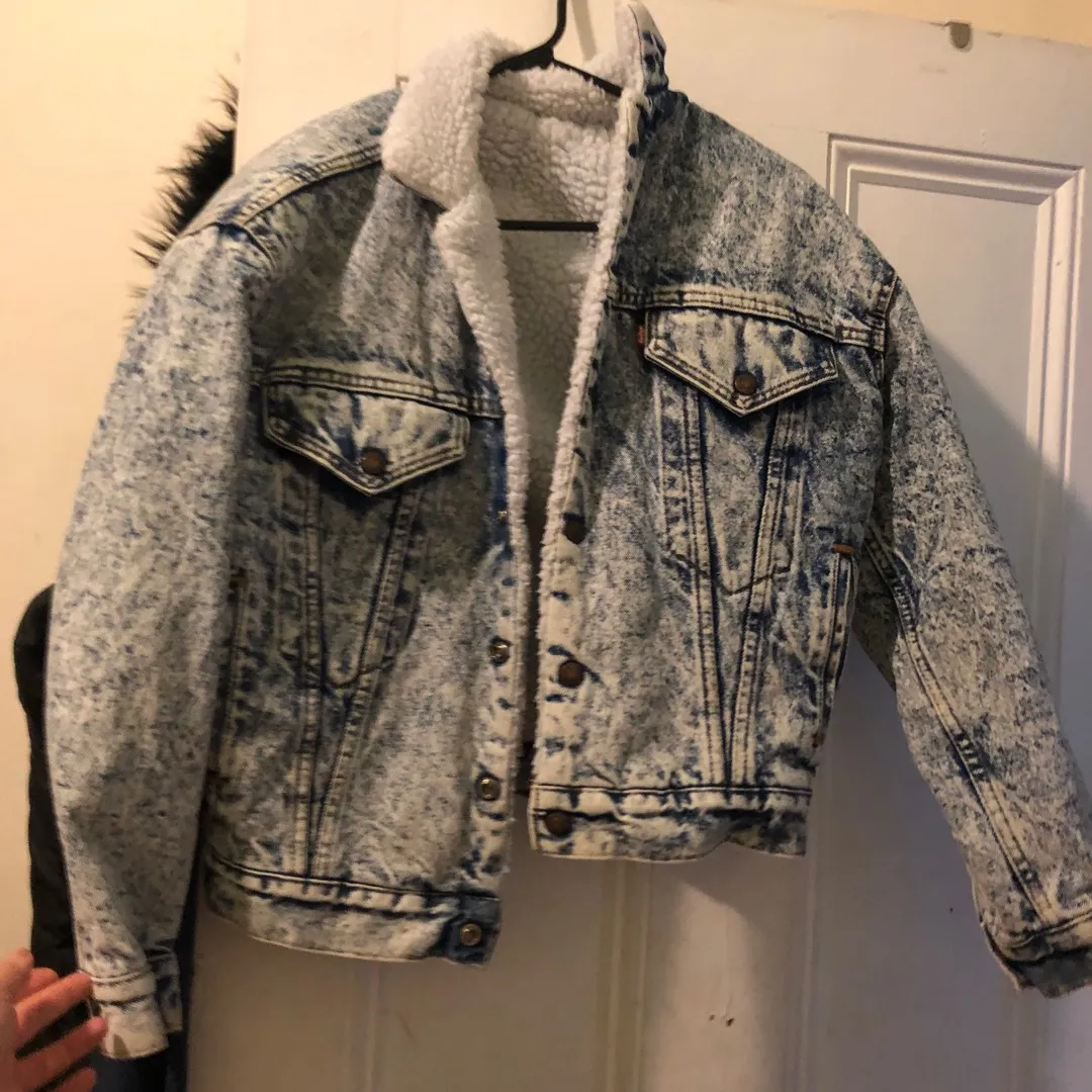 Levi’s Denim Jacket Size Medium photo 1