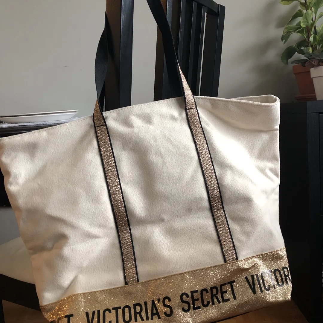 Victoria’s Secret Tote Bag photo 1