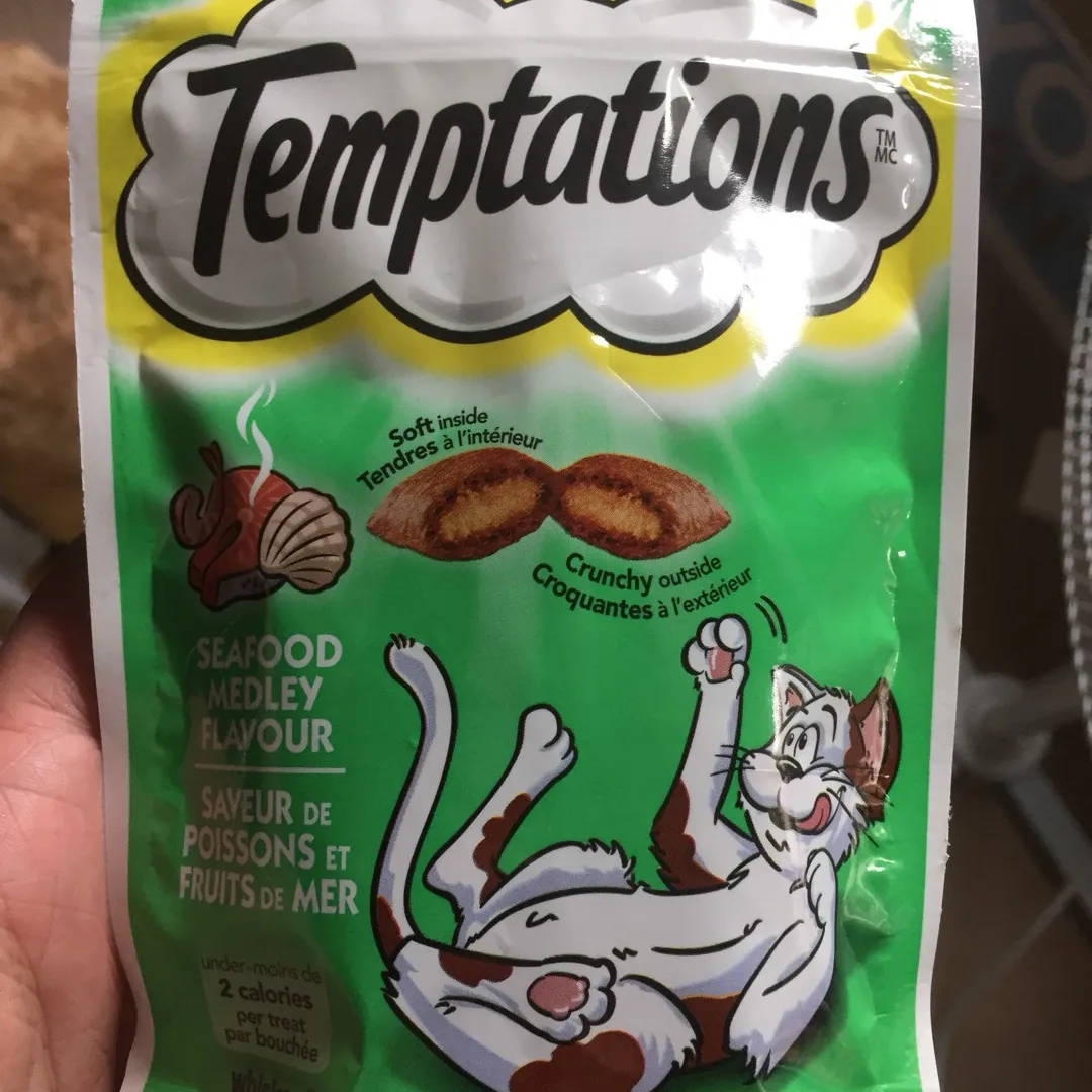 Temptations Cat Food photo 1