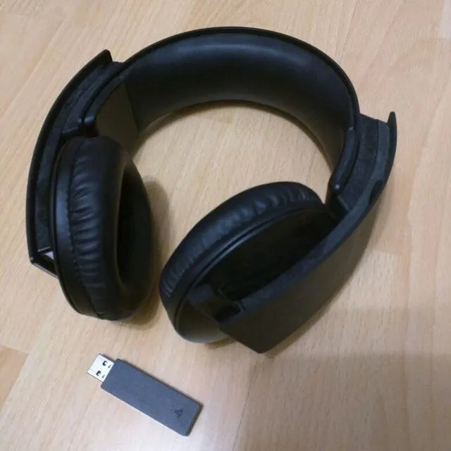 PlayStation Wireless Headset photo 1