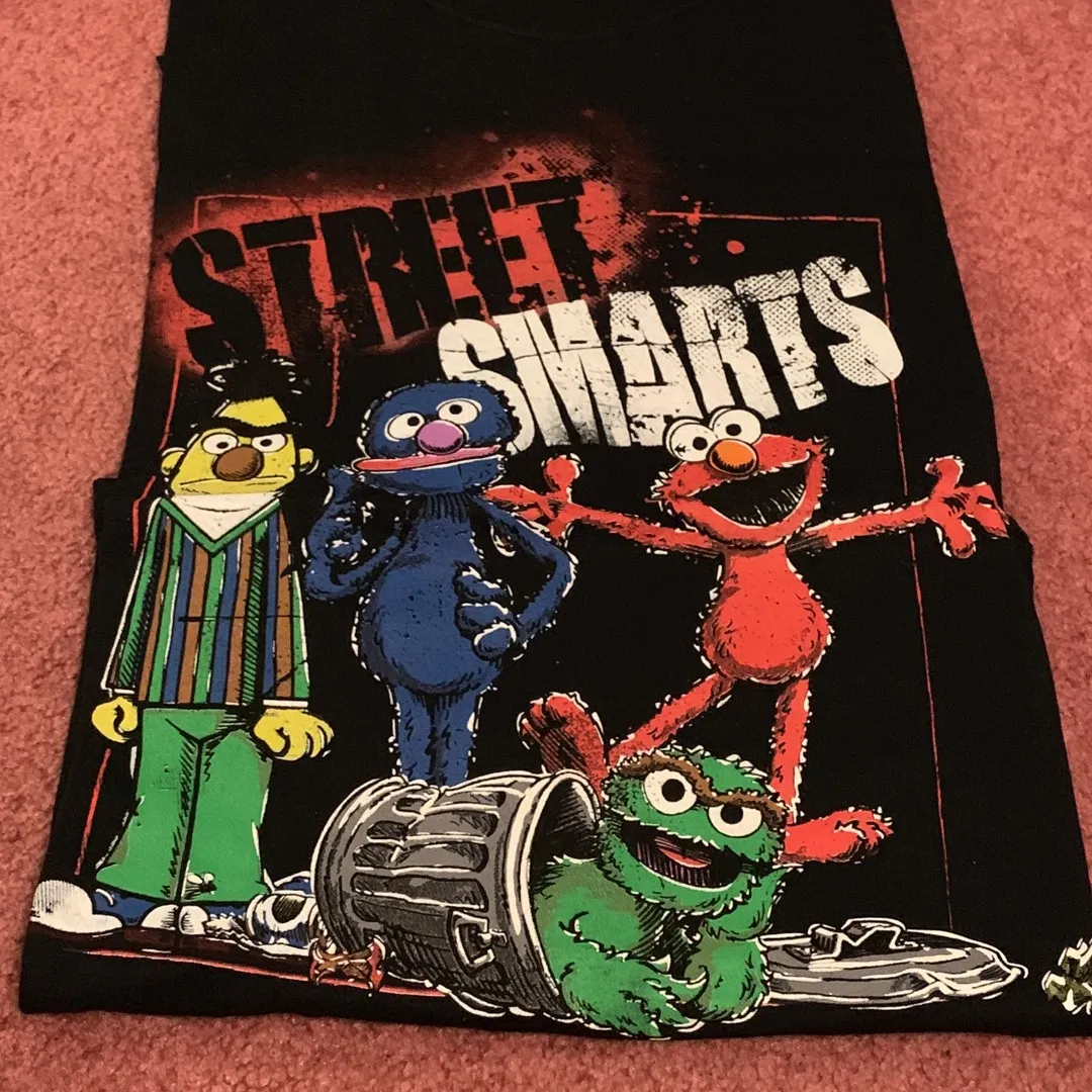 NEW Sesame Street Shirt - Adult MENS LARGE photo 1
