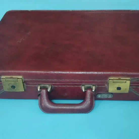 Cool Vintage Red Leather Briefcase photo 1