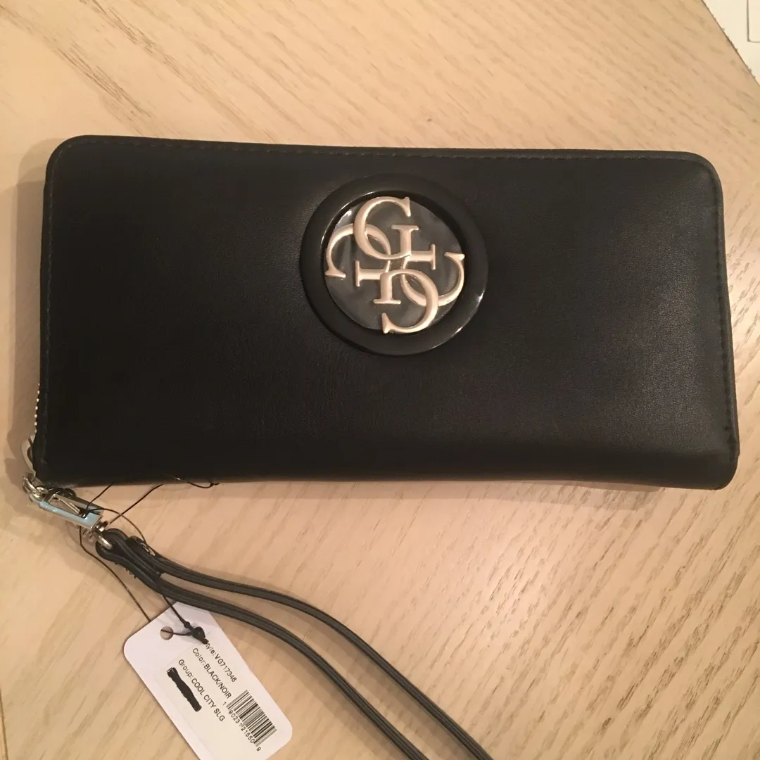 Brand new GUESS wallet photo 1
