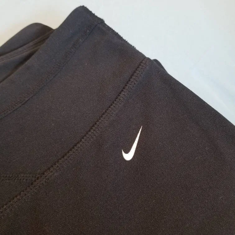 Nike Capri Pants photo 3