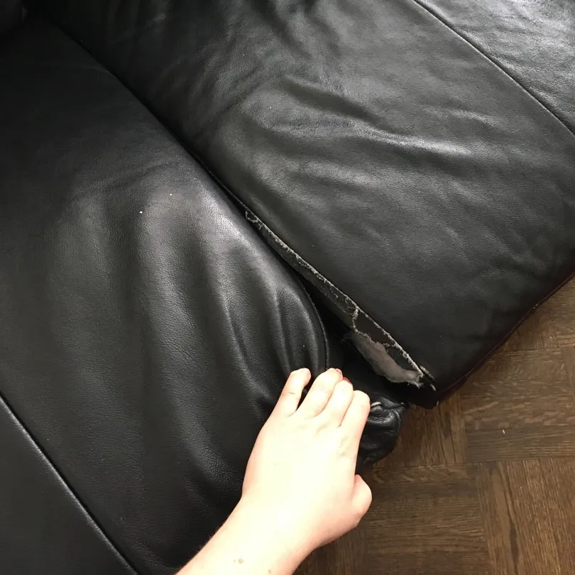 Black Leather Couch photo 3