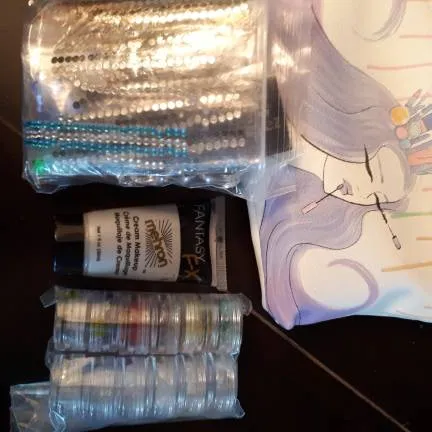 Nail And Face Glitter With Case And Other Fun Costume Stuff photo 1