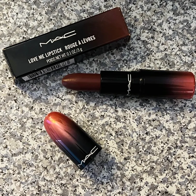 Mac: Love Me Lipstick photo 1