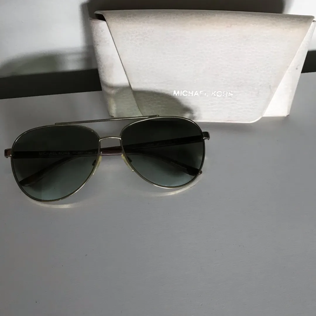 Michael Kors Sunglasses. photo 4