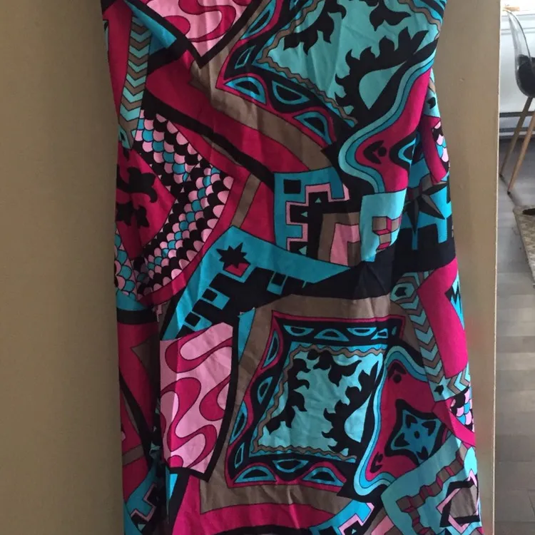 Y by Yigal designer sleeveless dress -- Size 2 photo 4