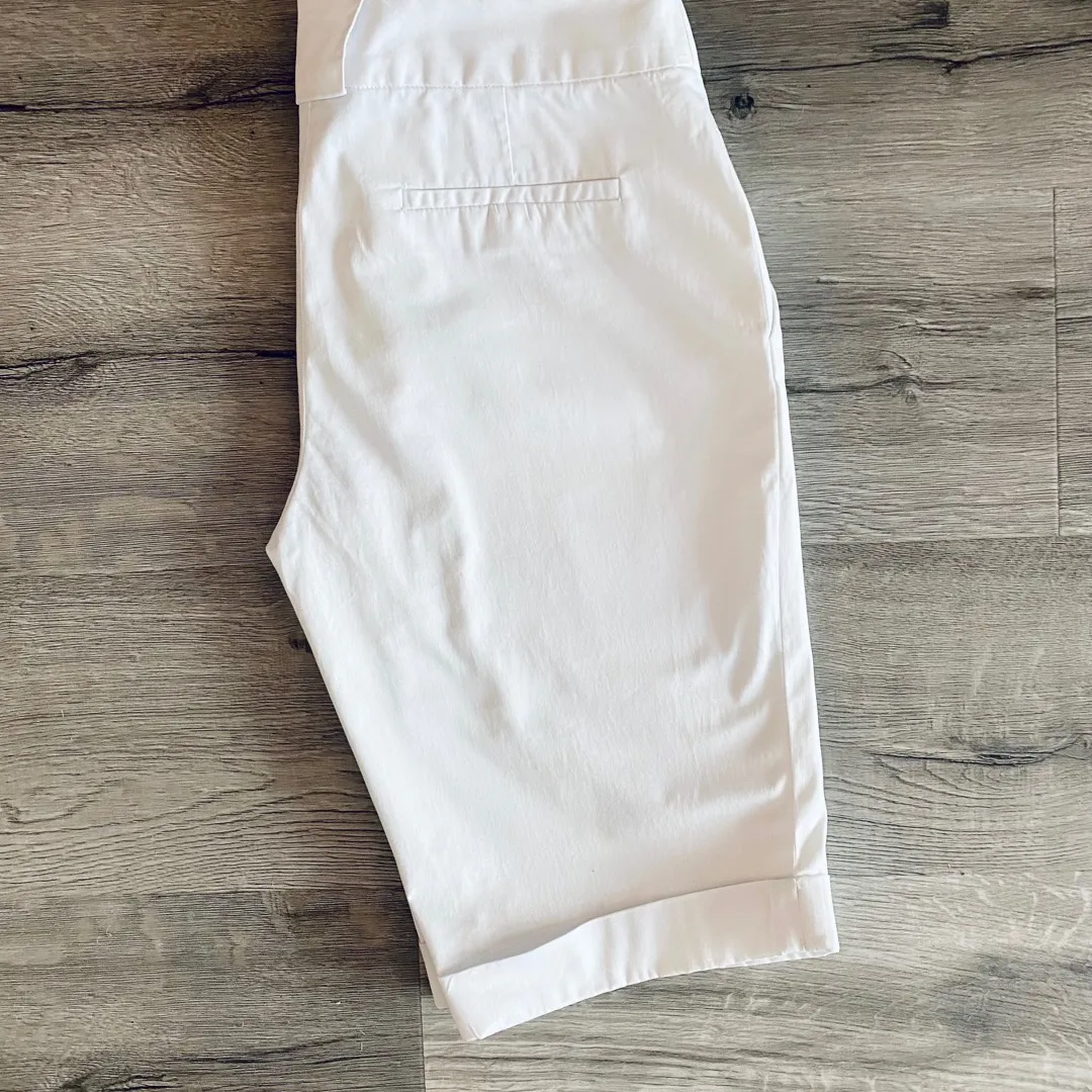 White Bermuda Shorts Bedo Size 6 photo 4