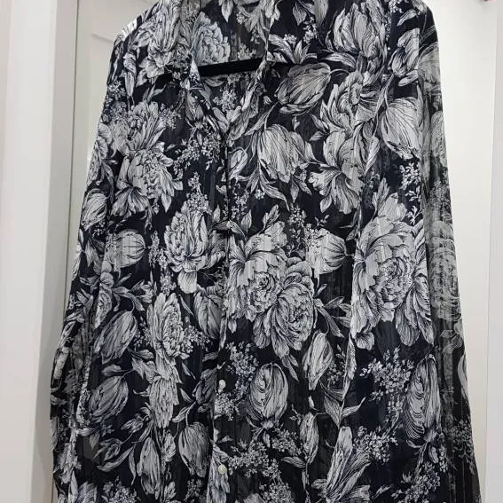 Lovely M Floral Sheer Ann Taylor blouse photo 3