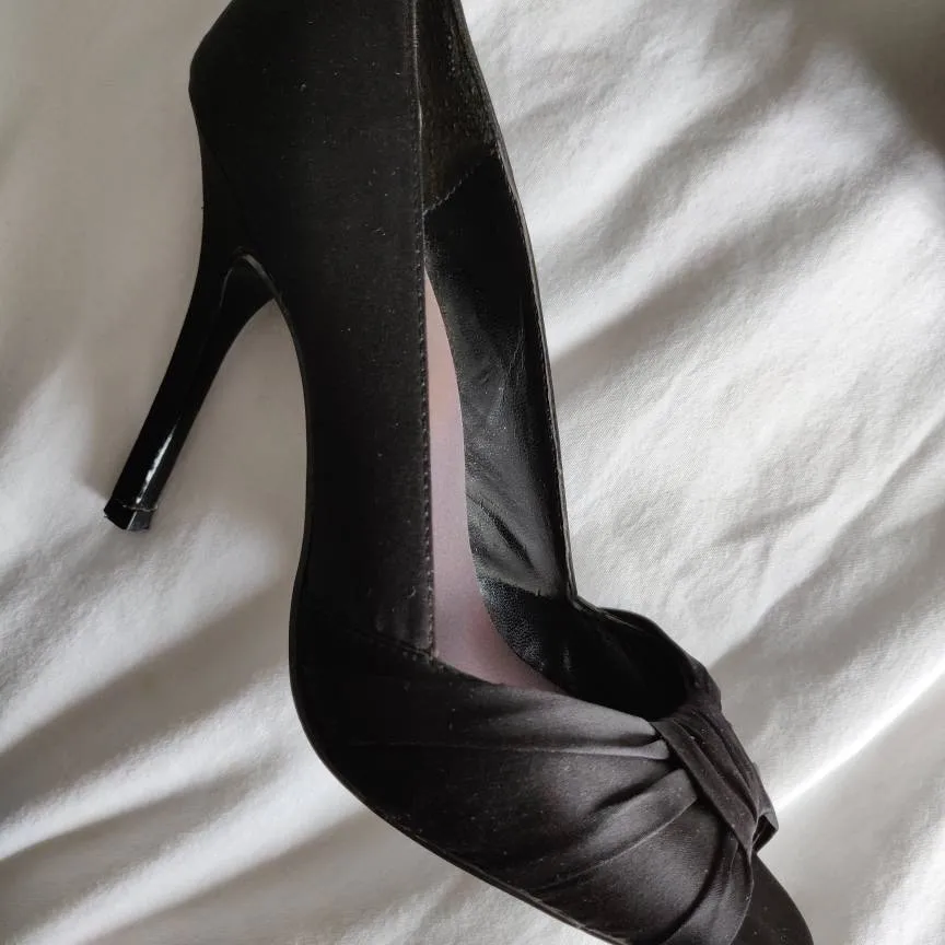 Free with Pickup ~ Black Pumps photo 1
