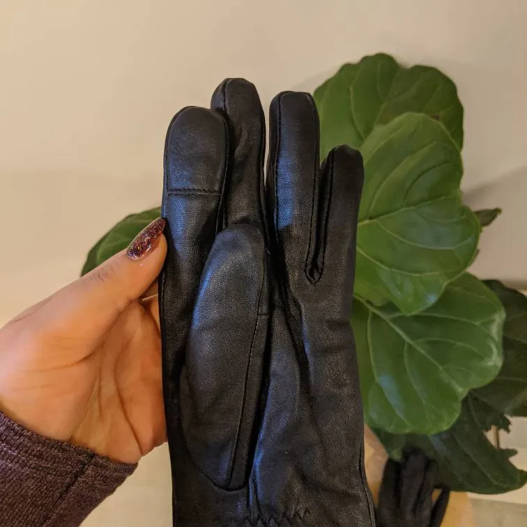 Black Leather Touch Screen Gloves photo 3