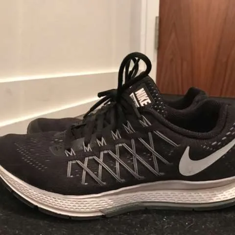 Nike Shoes photo 1