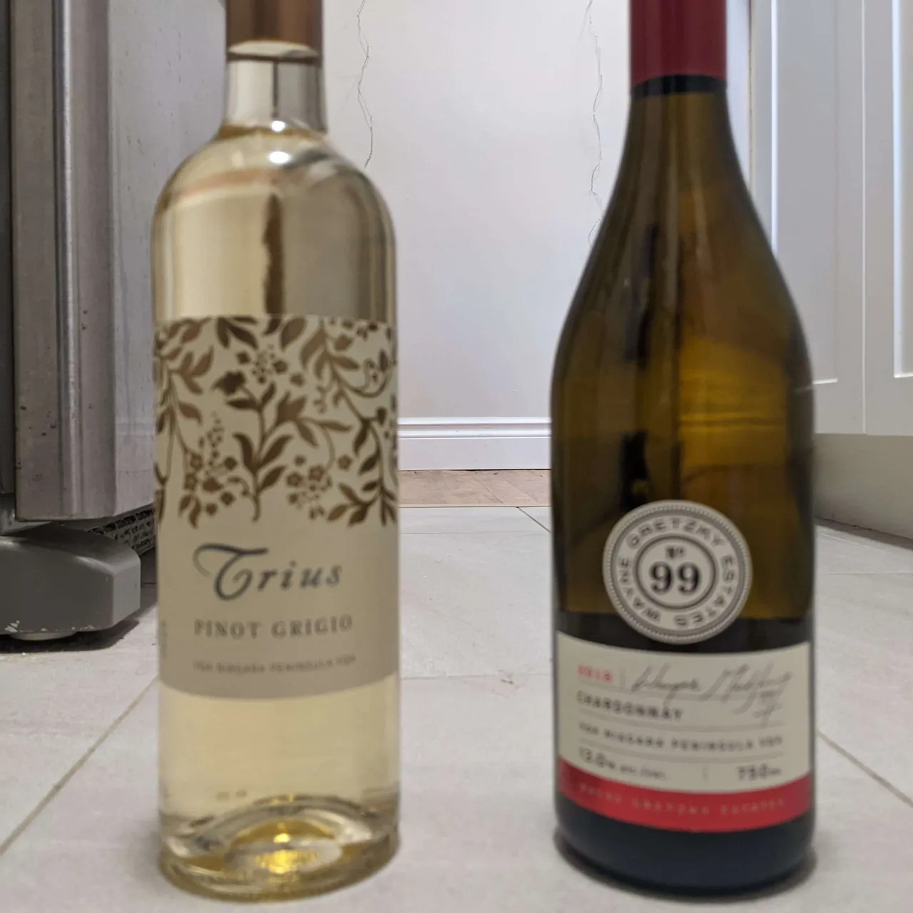 White Wine/Pinot Grigio/Chardonnay photo 1