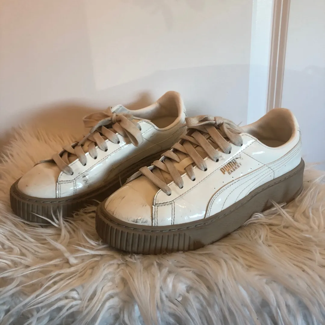 Women’s Puma Size 6 Shoes photo 1