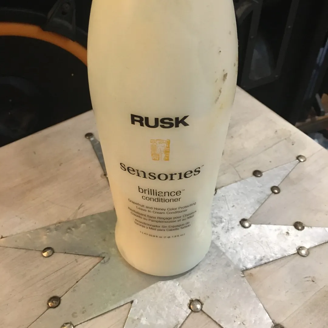 RUSK LEAVE IN CONDITIONER photo 1