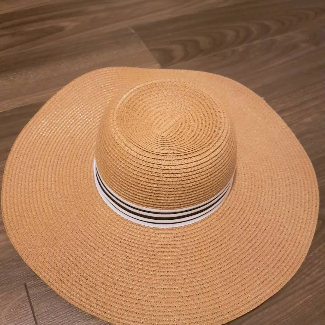 Summer Wide-brim Hat Sun Hat photo 1