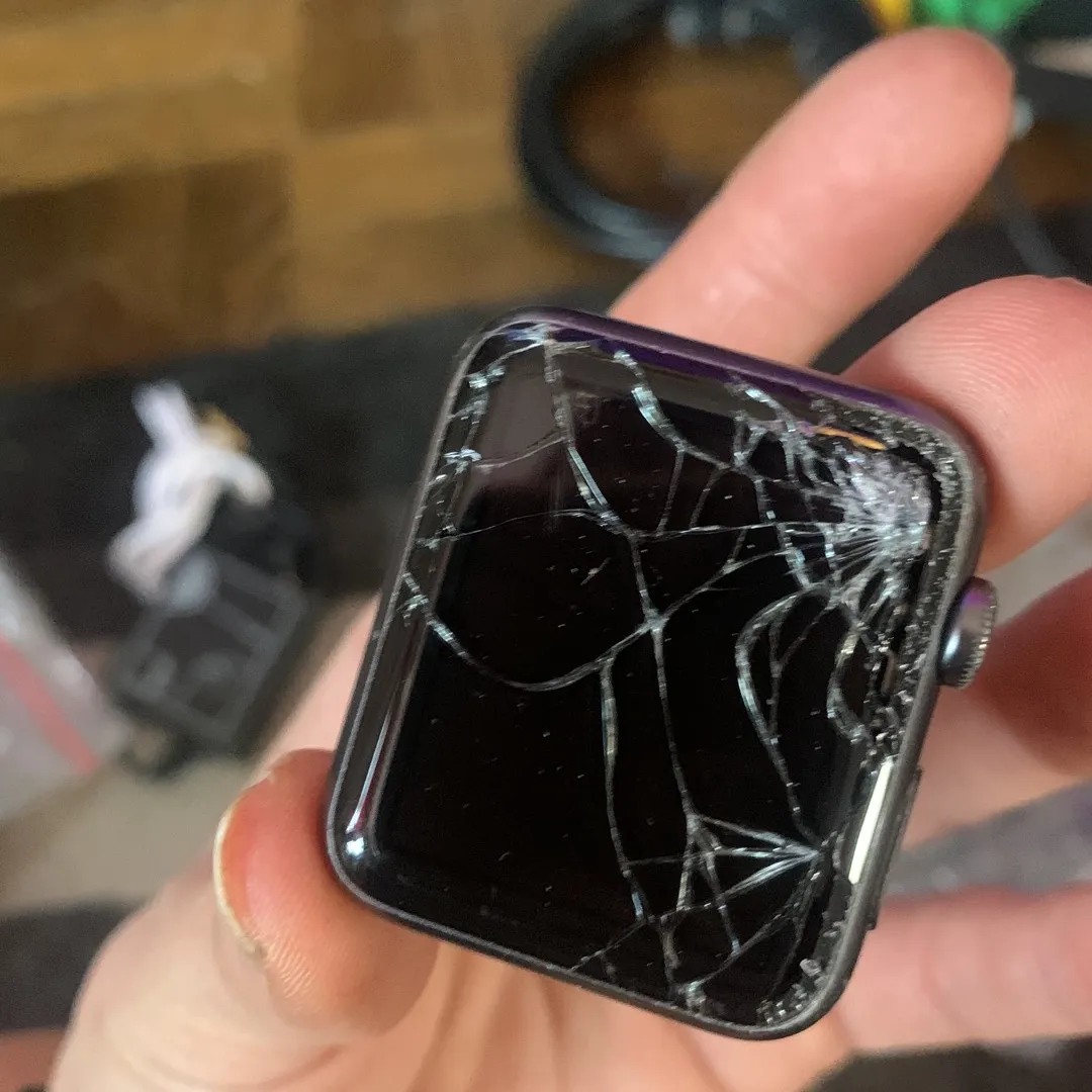 Smashed Apple Watch photo 1
