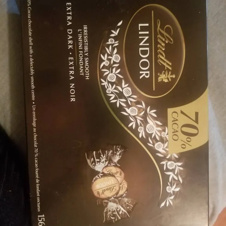 Lindt Lindor Chocolate Dark Cocoa 70% Sealed photo 1