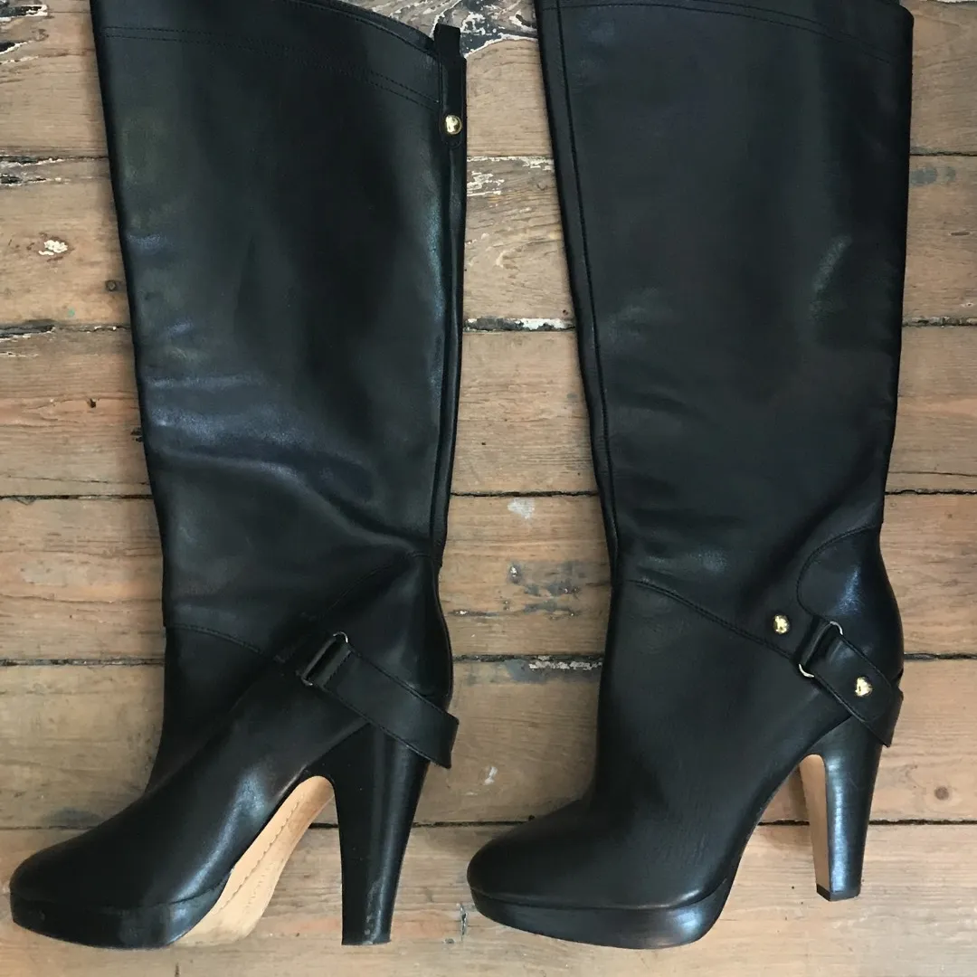 Beautiful, Rarely Worn Pair of Black Leather Boots - Size 7.5 photo 1