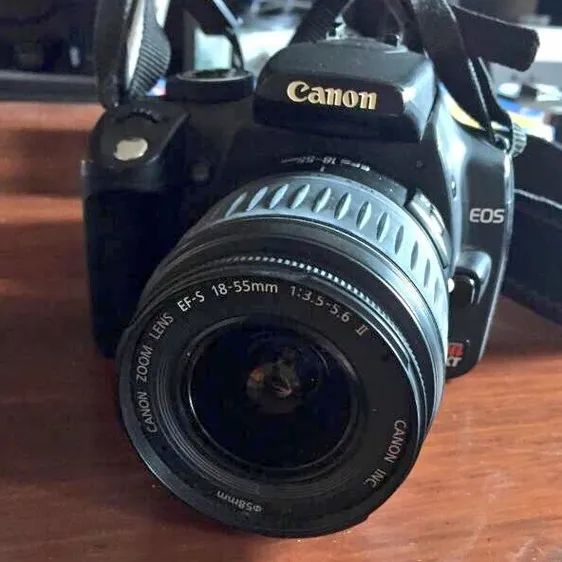 Rebel XT Camera + Zoom Lens + Case photo 1