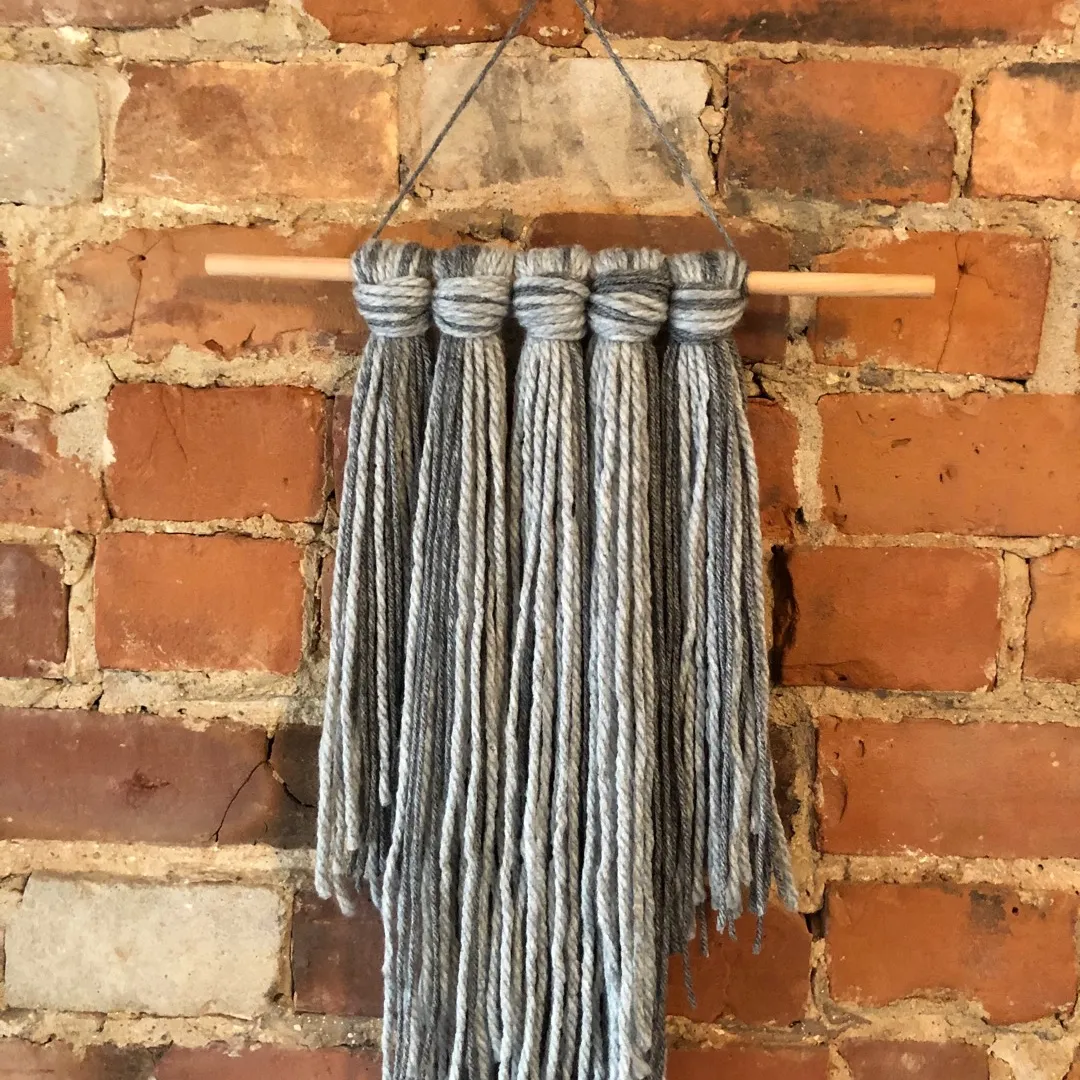Jumbo Knot Grey Yarn Wall Hanging photo 1