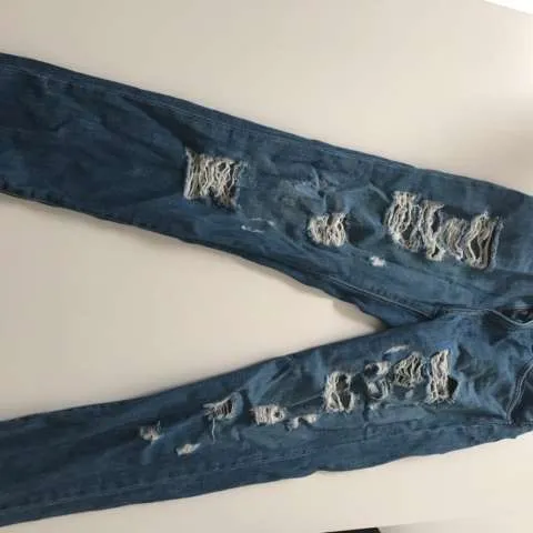 Ripped Jeans Size 27 photo 1