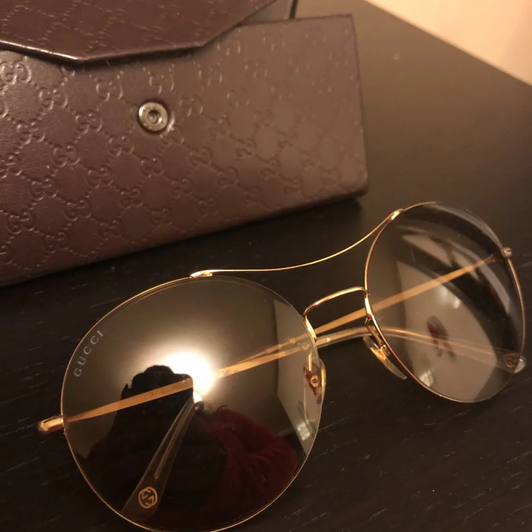 GUCCI SUNGLASSES Brand New With Hard Shell Case photo 4