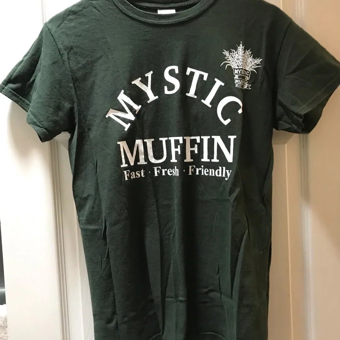 Size Small Mystic Muffin T-shirt photo 1