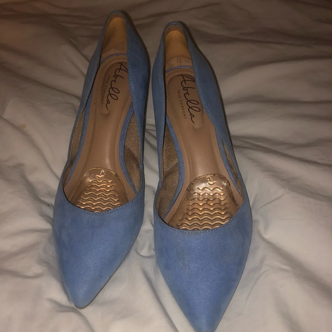 Size 7 Blue Fake Suede Kitten Heels photo 1