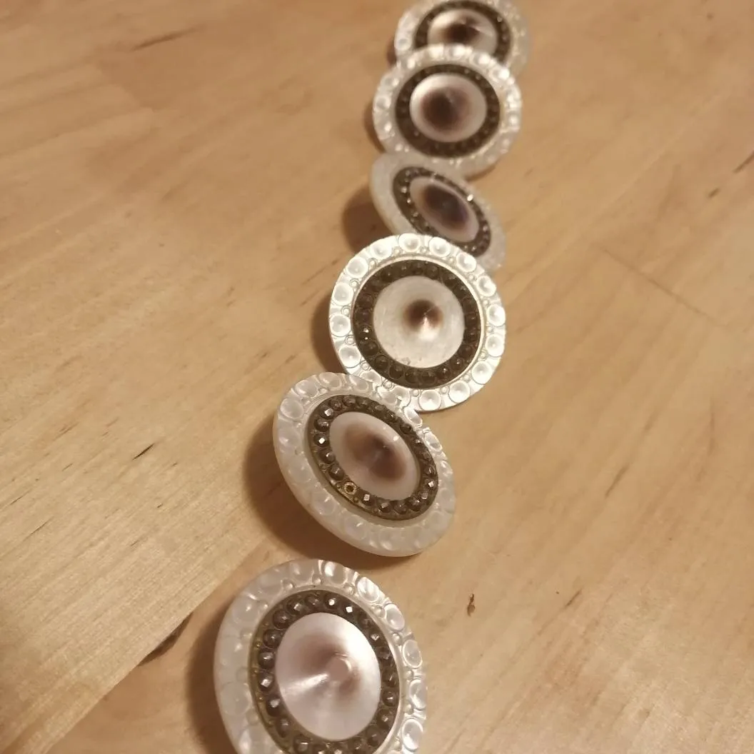 Vintage Pearl Buttons (1910) photo 1