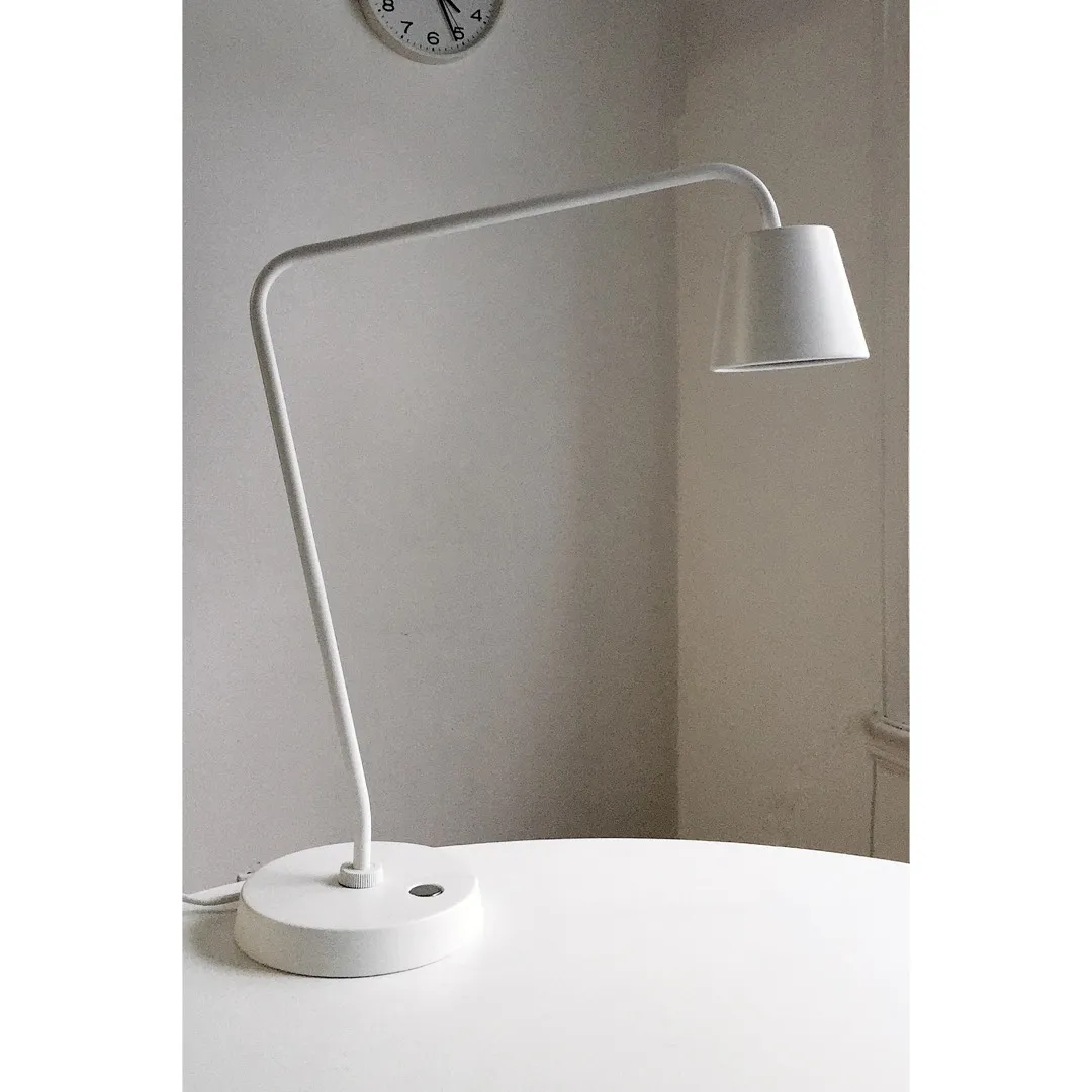 IKEA TISDAG white table/desk lamp photo 1