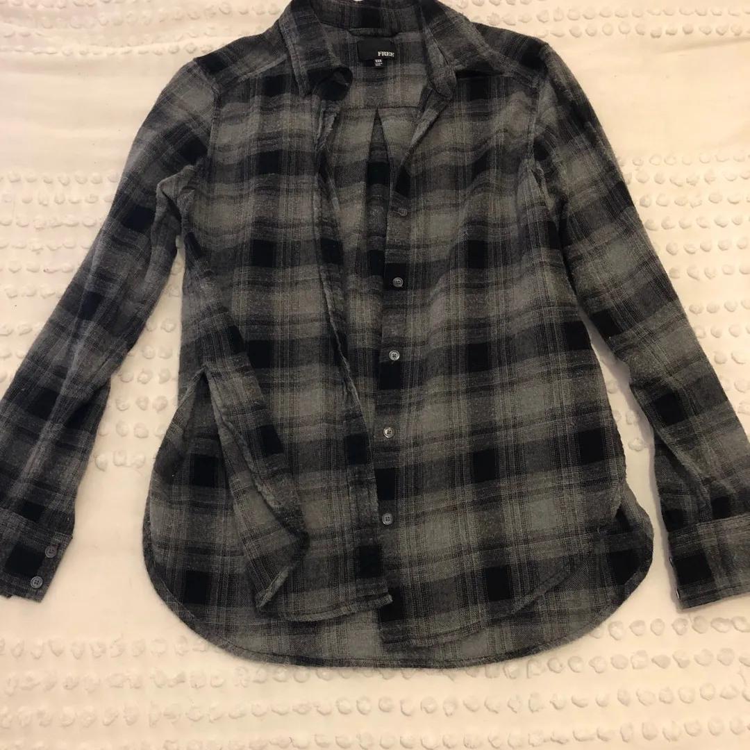 Wilfred Plaid Flannel Button Up photo 1