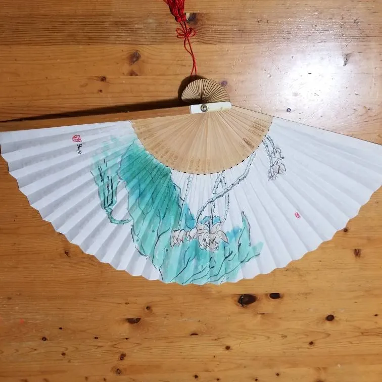 Gorgeous Japanese Paper Fan With Case photo 1