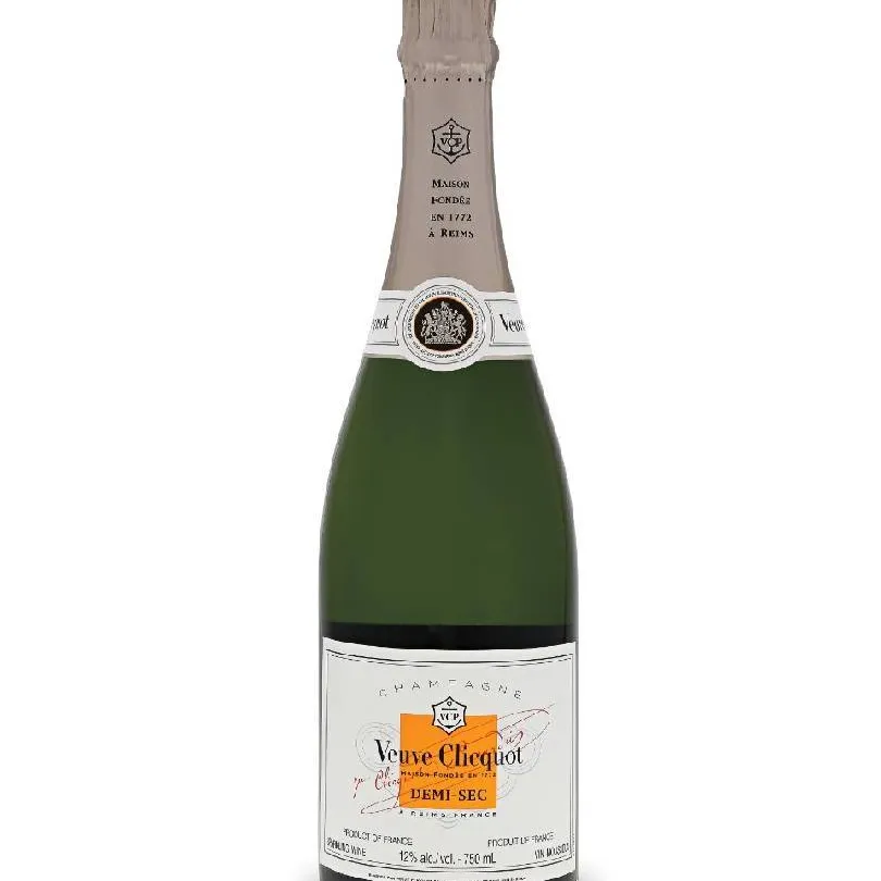 Veuve Clicquot Demi Sec Champagne photo 1