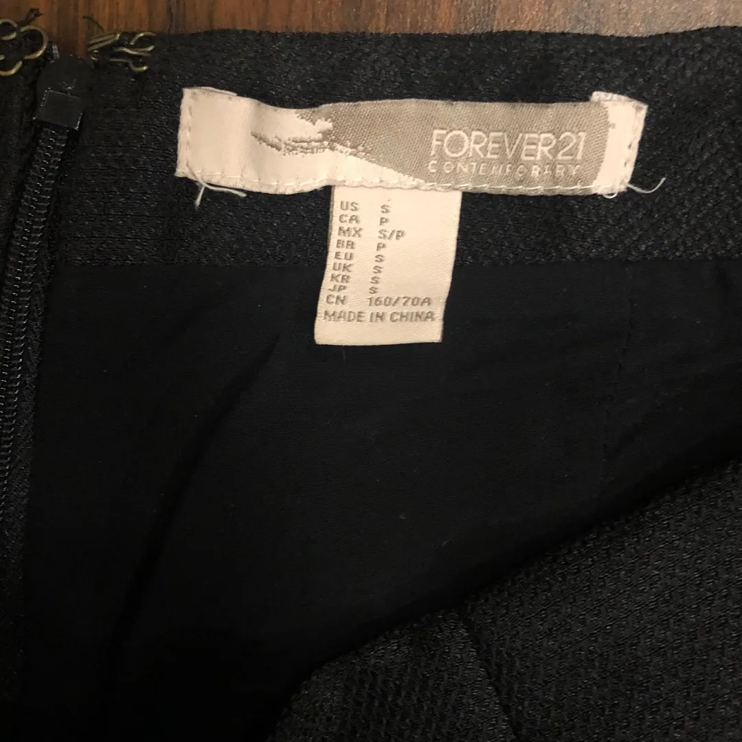 Black F21 Shorts - Size Small photo 3