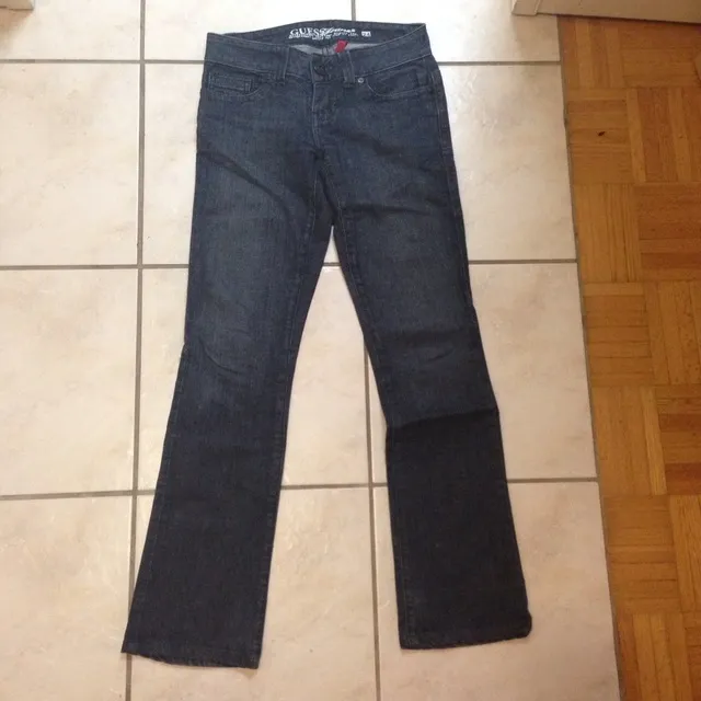 Guess Jeans - Size 24 photo 3