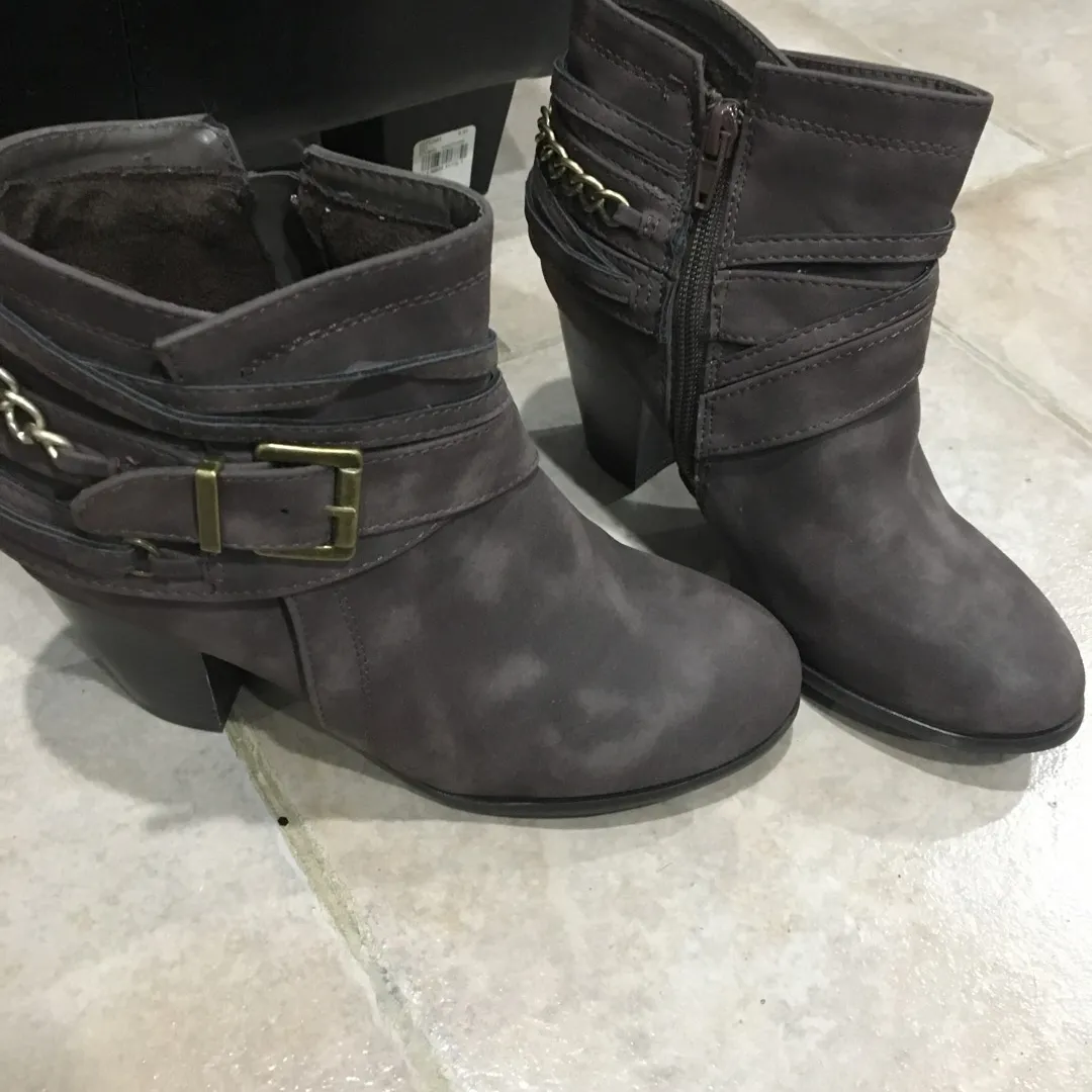 Suade Boots Size 6 photo 1