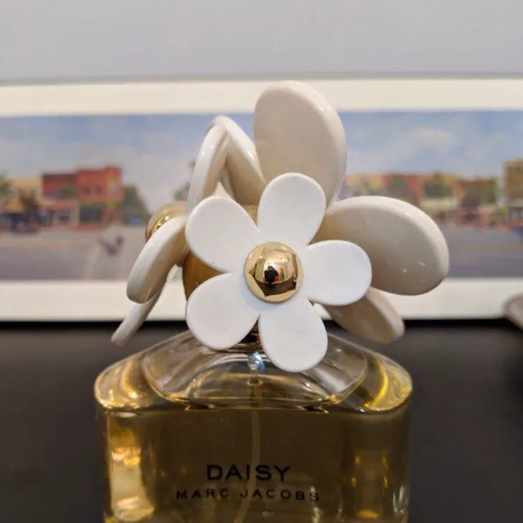 Daisy By Marc Jacobs Perfume photo 1