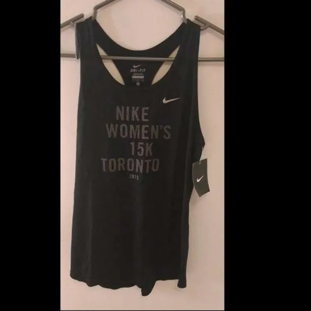 Nike Women's 15K Toronto (2015) Medium photo 1
