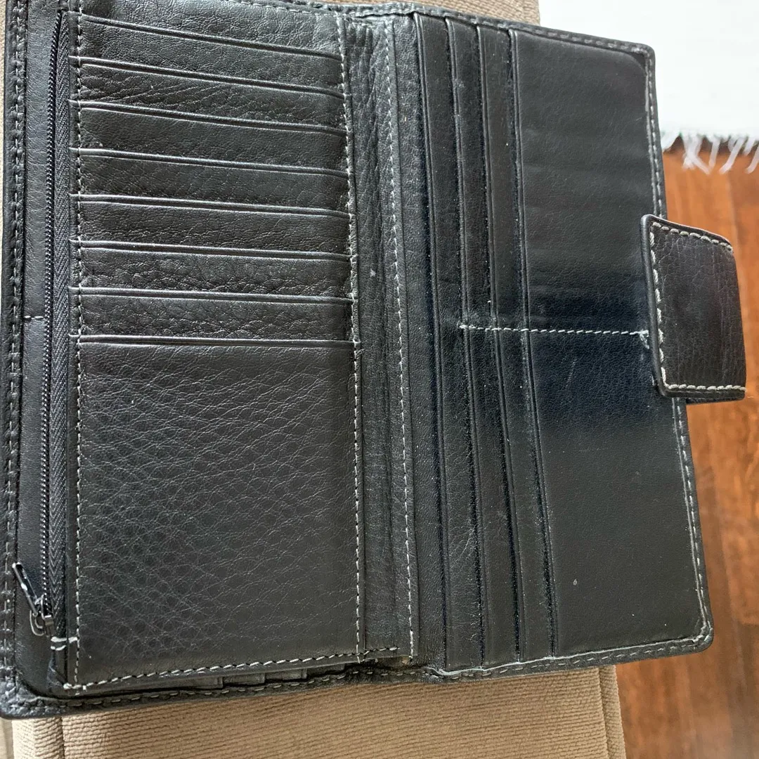 Black Roots Wallet photo 4