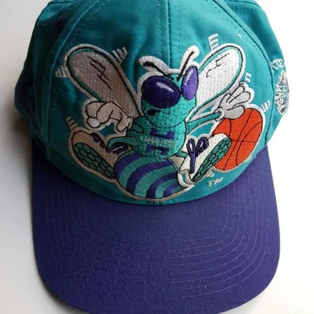 Vintage 90s Charlotte Hornets Snapback Cap By Logo Athletic photo 1