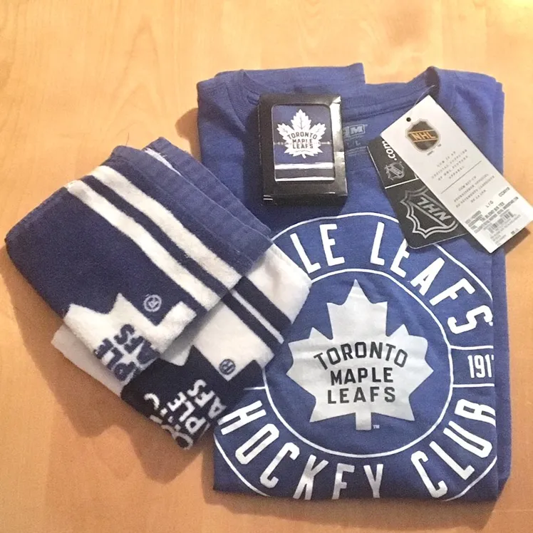 Maple Leafs Fan Package :) photo 1
